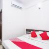 Отель OYO 13941 NR Suites, фото 4