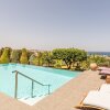 Отель Luxury Villa Golden Crest With Private Swimming Pool, фото 2