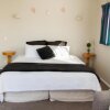 Отель Martinborough Experience Accommodation Bed & Breakfast в Мартинборо