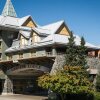 Отель Whistler Cascade Lodge, фото 4