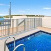 Отель 1 Bedroom Surfer’S View with Parking in Manly в Сиднее