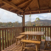 Отель Mountain Majesty Cabin 2 Bedrooms 2 Bathrooms Cabin, фото 6