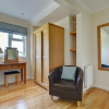 Отель Luxurious,detached Holiday Home With Three Bathrooms and Parking, фото 6