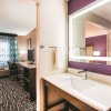 Отель La Quinta Inn & Suites by Wyndham Cincinnati NE - Mason, фото 17