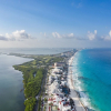 Отель CHIC- Newly Renovated 1 BDR at the best beach, фото 15