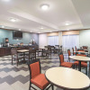 Отель La Quinta Inn & Suites by Wyndham Glen Rose, фото 20
