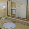 Отель Newmarket Hotel & Suites, фото 8