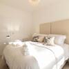 Отель NEW Sleek & Stylish 2BD Flat - Heart of Haworth, фото 1