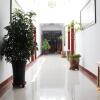 Отель Dunhuang Happy Yijia Guest House, фото 1