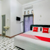 Отель OYO 3748 Rn Syariah Guest House, фото 12