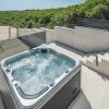 Отель Beautiful Home in Rebici with Hot Tub, Sauna & 4 Bedrooms, фото 17