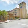 Отель Holiday Inn Express Tampa N I-75 - University Area, an IHG Hotel в Темпл-Террасе