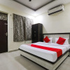 Отель OYO 75205 Hotel Samrat, фото 1