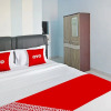 Отель OYO Life 91399 Homestay Trendy Syariah, фото 17