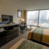 Отель Comfort Inn & Suites Downtown Edmonton, фото 4