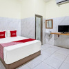 Отель OYO Life 91884 Kost Kusuma Dewi Syariah, фото 5