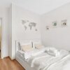 Отель One Bedroom with Mountain View, фото 1
