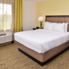 Отель Candlewood Suites Beaumont, an IHG Hotel, фото 10