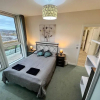 Отель Luxury 5 Penthouse Greenwich Sleep 9 With Parking, фото 17