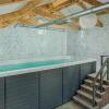 Отель Large fully renovated farmhouse with indoor Swim spa and Sauna, фото 18