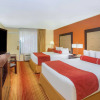 Отель Clarion Inn & Suites and Convention Center, фото 5