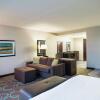 Отель Hampton Inn by Hilton Winnipeg Airport/Polo Park, фото 3