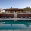 Отель Desert Stone by Avantstay Contemporary Desert Oasis With Pool & Hot Tub в Джошуа-Трех