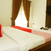 Отель OYO 604 Cemara's Homestay, фото 8