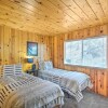 Отель Charming Chalet: Deck, 5 Mi to Big Bear Lake!, фото 9