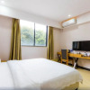 Отель Jinlizhou Hotel (Gongbei Port Light Rail Station), фото 4