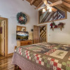 Отель Er 254 â Hibernation Hideaway Great Location â Close To Town! 5 Bedroom Cabin by RedAwning, фото 10