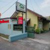 Отель RedDoorz near Institut Pertanian Yogyakarta, фото 1