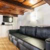 Отель Lovely Apartment on Mala Strana just 10 mins walk to scenic places, фото 2