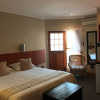 Отель á La Martha’s Air-Port Guest House, фото 6