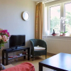 Отель Bright, Spacious 2 Bedroom Apartment in Stockbridge, фото 3