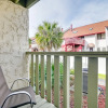 Отель Cozy Myrtle Beach Getaway: 1 Block to Ocean!, фото 8