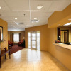 Отель Rodeway Inn & Suites, фото 2