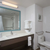 Отель Hampton Inn & Suites Manistee Waterfront, фото 24