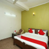 Отель OYO 12477 DLF Phase 2, фото 26