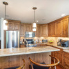 Отель Walk To Festivals! Windows, Fireplace, Hot Tub 1 Bedroom Condo by RedAwning, фото 4
