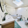 Отель Large 2 bedrooms house with parking, фото 7