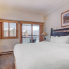 Отель Sweeping Summer Views 2br 2ba Slopeside  Near Downtown 2 Bedroom Condo by RedAwning, фото 4