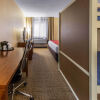 Отель Comfort Inn & Suites, фото 6