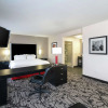 Отель Hampton Inn & Suites Roanoke Airport, фото 2