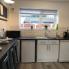 Отель Modern 3-bed House With Parking Bamber Bridge, Preston, фото 15