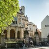 Отель The Historic Gem - Sleek & Central 3bdr Maisonette в Оксфорде