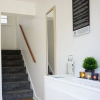 Отель The Gathering Chester 4 Sleeps 14 Very Close to City Centre Racecourse Within Walls, фото 10
