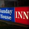 Отель Sunday House Inn and Suites, фото 1