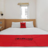 Отель RedDoorz Plus near Galaxy Bekasi, фото 4