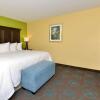 Отель Hampton Inn Iowa City/University Area, фото 38